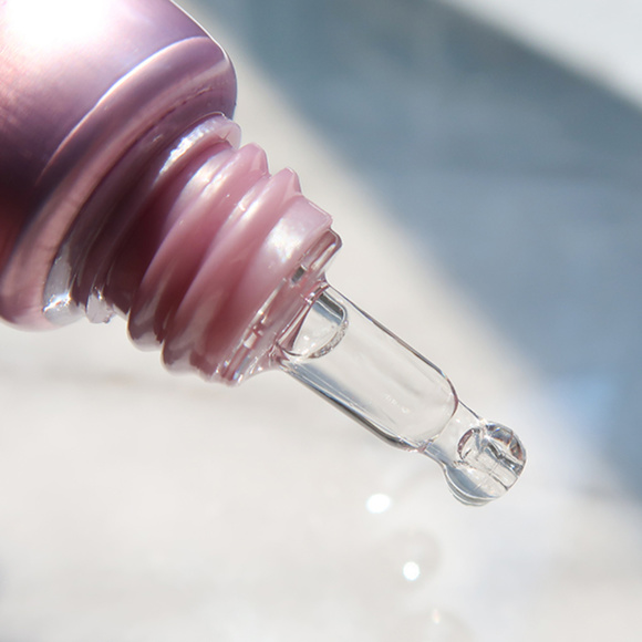 Wander Glow Ahead Illuminating Oil - Picture 2 of 3